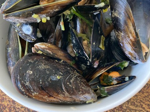 スープまで美味しい！ムール貝のワイン蒸し